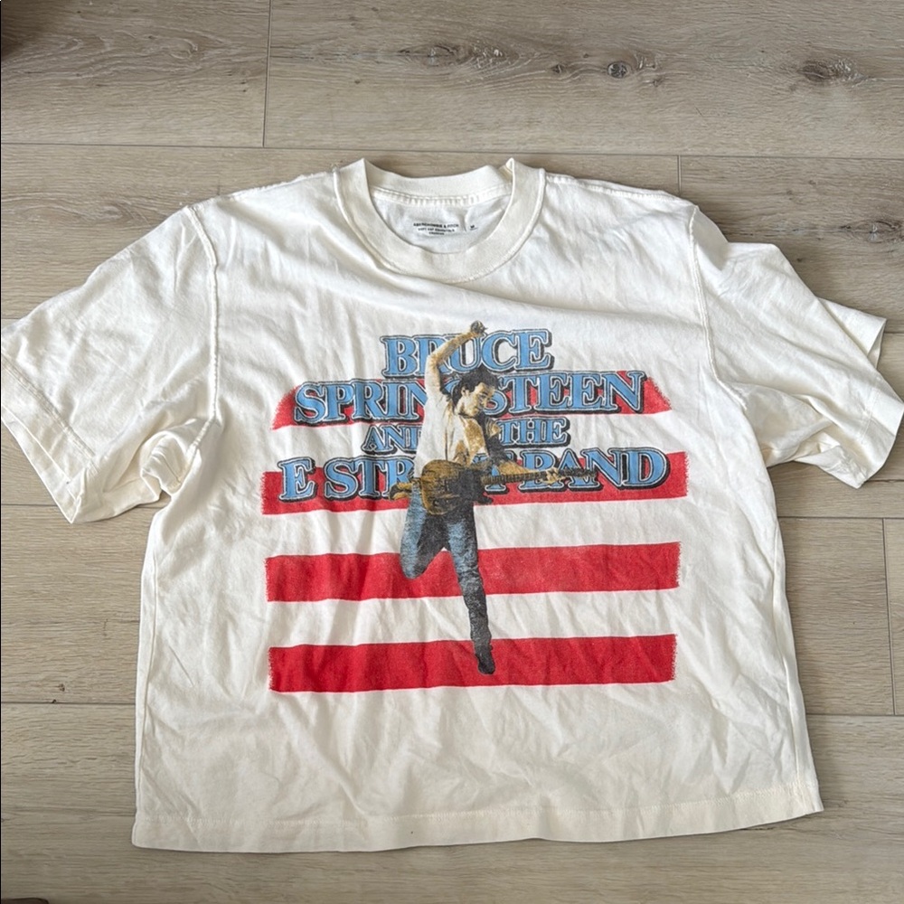 Abercrombie & Fitch Cream Graphic Tee with Red and Blue Design